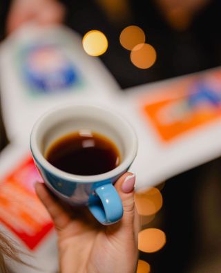 ☕️ BATCH BREW - česky filtrovaný kafe. Čte se to [BEČ] a pije ho asi 99,9% kávomilců. Jak se dělá, kdy vzniklo a proč je...