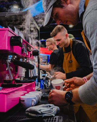 🤎Víkend byl plnej výběrovýho kafe, smíchu, kávovejch novinek z celý republiky a hlavně VÁS! 🤎 Díky všem, co jste dorazili...